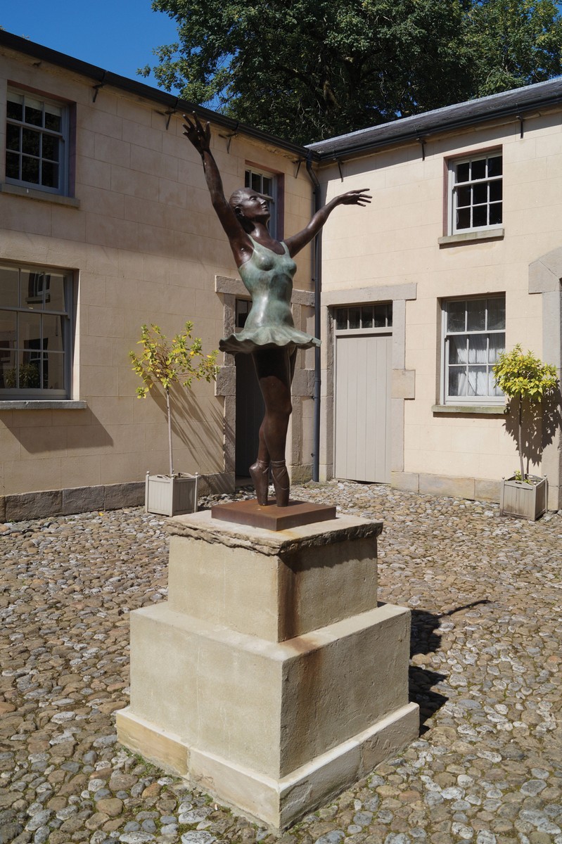 ﻿CYNTHIA MORAN-KILLEAVY ﻿Ballerina Unique  bronze sculpture Cynthia Moran was born in Kildare. She - Image 3 of 4