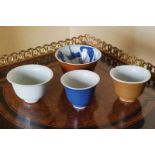 COLLECTION OF FOUR EARLY CHINESE TEA BOWLS Direct all shipping enquiries to shipping@sheppards.ie