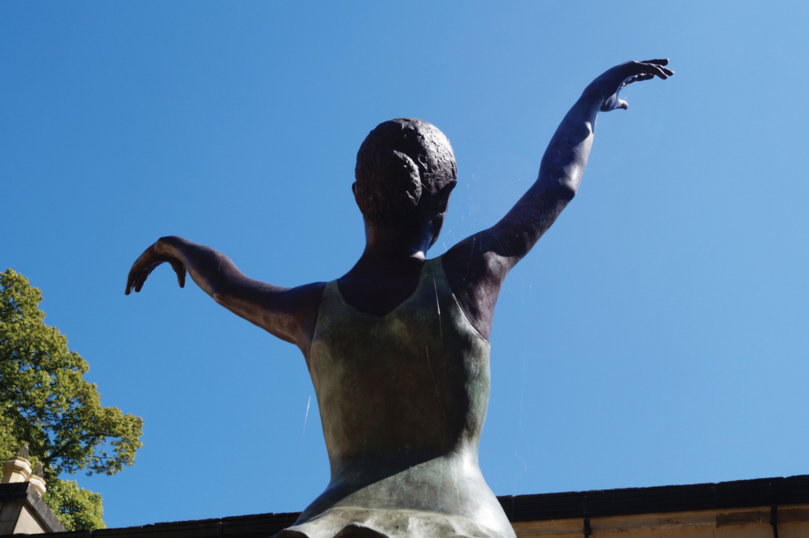 ﻿CYNTHIA MORAN-KILLEAVY ﻿Ballerina Unique  bronze sculpture Cynthia Moran was born in Kildare. She - Image 4 of 4