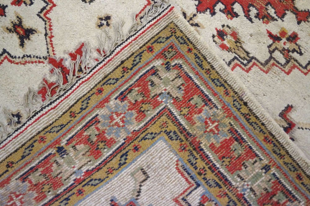 Persian carpet Worldwide shipping available: shipping@sheppards.ie 245 x 160 cm. - Image 3 of 3