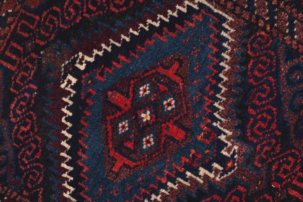 Persian rug Worldwide shipping available: shipping@sheppards.ie 70 x 80 cm. - Image 2 of 2