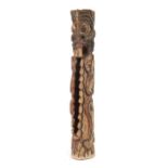 Reserve: 50 EUR        Rangda Bali, Holz, polychrom gefasst, aus einem dünnen Stamm geschnitzte
