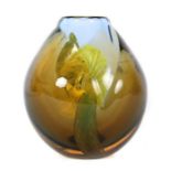 Vase mit Blüten Bayerischer Wald, 2. Hälfte 20. Jh., farbloses Glas, mundgeblasen, zweiseitig halb