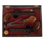 Reserve: 1800 EUR        Duellpistolen im Kasten England, um 1850, Perkussion, achtkantiger Lauf,