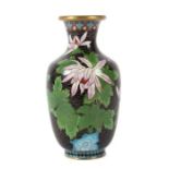 Reserve: 30 EUR        Cloisonné-Vase Japan, Ende 19./Anfang 20. Jh., Messing, balusterförmig, mit