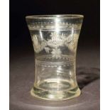 Reserve: 40 EUR        Becher Deutschland, um 1800, farbloses Glas, mundgeblasen, Dekor mit