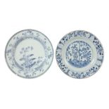 Reserve: 150 EUR        2 Teller China, 18./19 Jh., Porzellan, unterglasurblaue Malerei mit