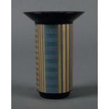 Akeren, Nuriye Vase "Marmara", Rosenthal, Selb, nach 1991, porcelaine noire, geometrisches Dekor mit