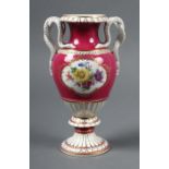 Reserve: 300 EUR        Schlangenhenkelvase Entwurf: Ernst August Leuteritz (1818-1886), Ausführung: