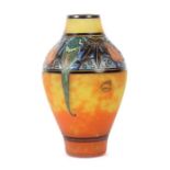 Reserve: 1200 EUR        Vase DeLatte, Nancy, um 1925/30, farbloses Glas mit gelben und