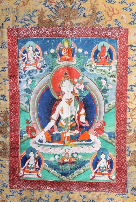 Reserve: 400 EUR        Thangka der weißen Dölma Tibet, wohl 19. Jh., Leinen gerahmt von zwei - Image 2 of 7