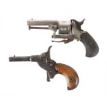 2 Miniaturpistolen 20. Jh., oktagonaler bzw. glatter Lauf, im Kaliber ca. 6 mm, Abzugsbügel aus