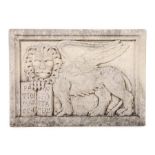 Reserve: 100 EUR        Gartenrelief Venedig, 20. Jh., Steinguß, Relief mit der Markuslöwe, HxB: