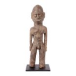 Figur "bateba phuwe" Burkina Faso, Stamm der Lobi, Holz geschnitzt, braun patiniert, abstrahierte,