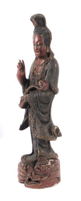 Reserve: 40 EUR        Guanyin China, 20. Jh., Holz, rot gefasst, part. vergoldet, Figur der Guanyin - Image 2 of 3