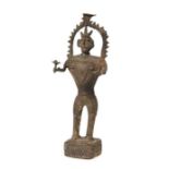 Reserve: 40 EUR        Wächterfigur Nigeria, Benin, Bronze, auf Stand stehende männliche Figur, eine