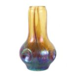 Reserve: 200 EUR        Vase "Phänomen Gre" Joh. Lötz Witwe, um 1898, honiggelbes Glas,