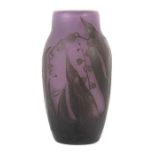 Reserve: 400 EUR        Vase mit Maiglöckchen Arsall, Vereinigte Lausitzer Glaswerke AG