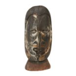Reserve: 150 EUR        Ahnenmaske Papua Neuguinea, Sepik, Holz geschnitzt, schwarzbraun
