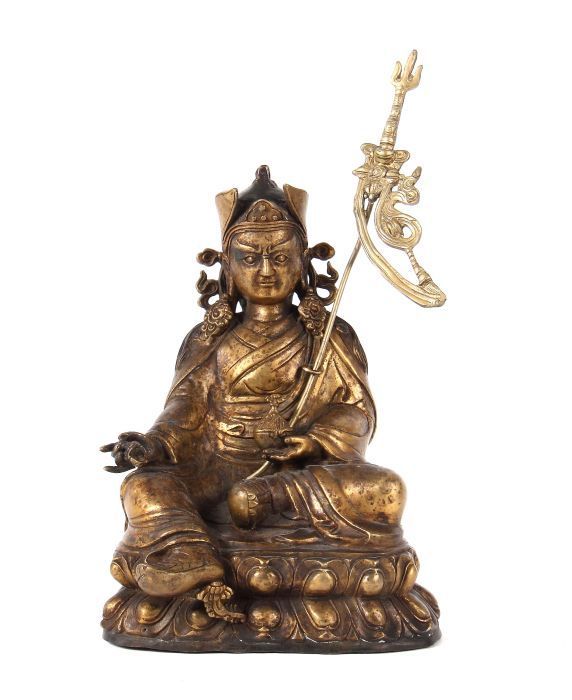 Reserve: 250 EUR        Padmasambhava Tibet, 19./20. Jh., Kupfer, Figur des Guru Rinpoche als