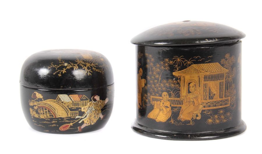 2 Lackdosen 20. Jh., wohl China, Holz, schwarz lackiert, gedrungene Kugelform und zylindrische - Image 3 of 3