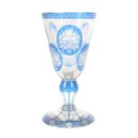 Pokal Böhmen, Mitte bis 2. Hälfte 19. Jh., farbloses Kriatllglas, dickwandig, blau gebeitzt,