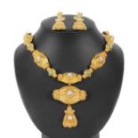 Biedermeier Demi-Parure 19. Jh., Gelbgold 750, 4-tlg. best. aus: 1 Collier, 1 Brosche, auch als