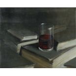 Gäfgen, Margot geb. 1935 Schwerin/Mecklenburg. "Stillleben mit Glas auf Büchern", sign. und dat. "