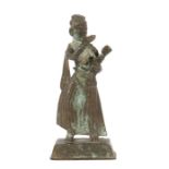 Mutter mit Kind Nepal, wohl 19. Jh., Bronze, plastische Darstellung einer Frau im Gestus der