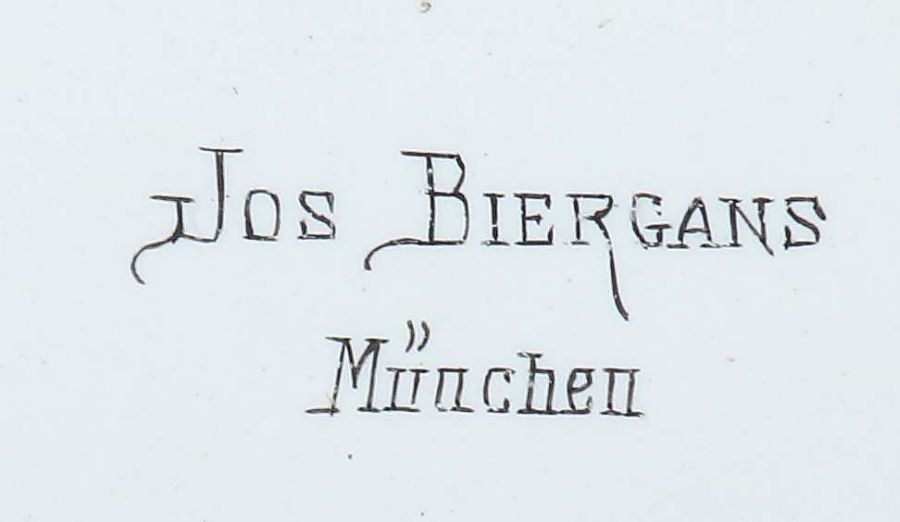 Kaminuhr Ende 19. Jh., bez." J. Biergans, München", gestufter Gehäuseaufbau aus schwarzem Marmor, - Bild 2 aus 4