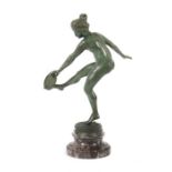 Varnier, René André Französischer Bildhauer des 19./20. Jh., Tamburintänzerin, Bronze, dunkelgrün