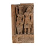 Ratham-Relief 18./19. Jh., Indien, Holz, Reliefstück eines Tempelwagens mit hochreliefierter