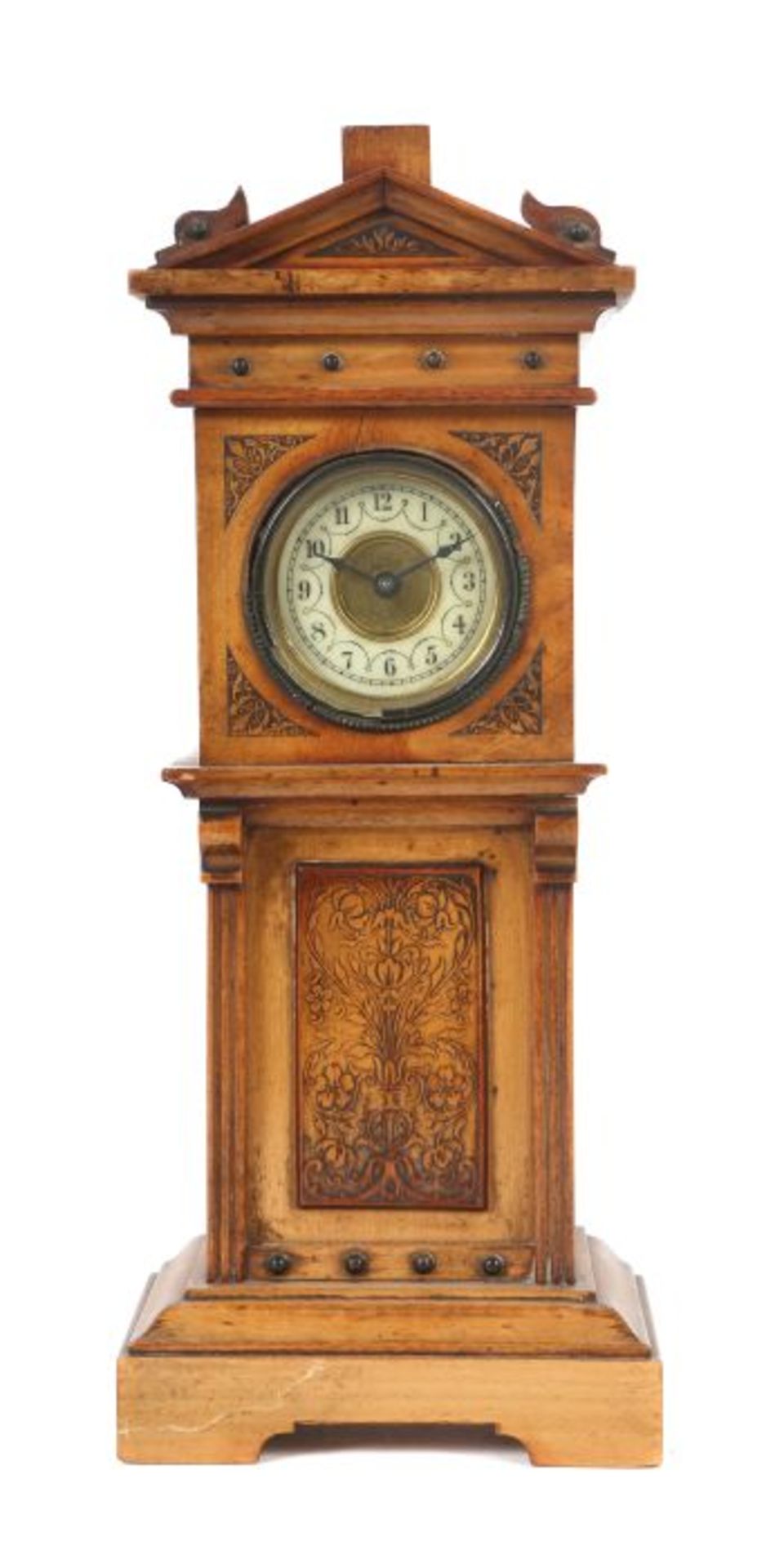 Miniatur-Standuhr Um 1900, nussbaumfarben gebeiztes Holzgehäuse, Messing-Aufzugswerk, H: 28 cm.