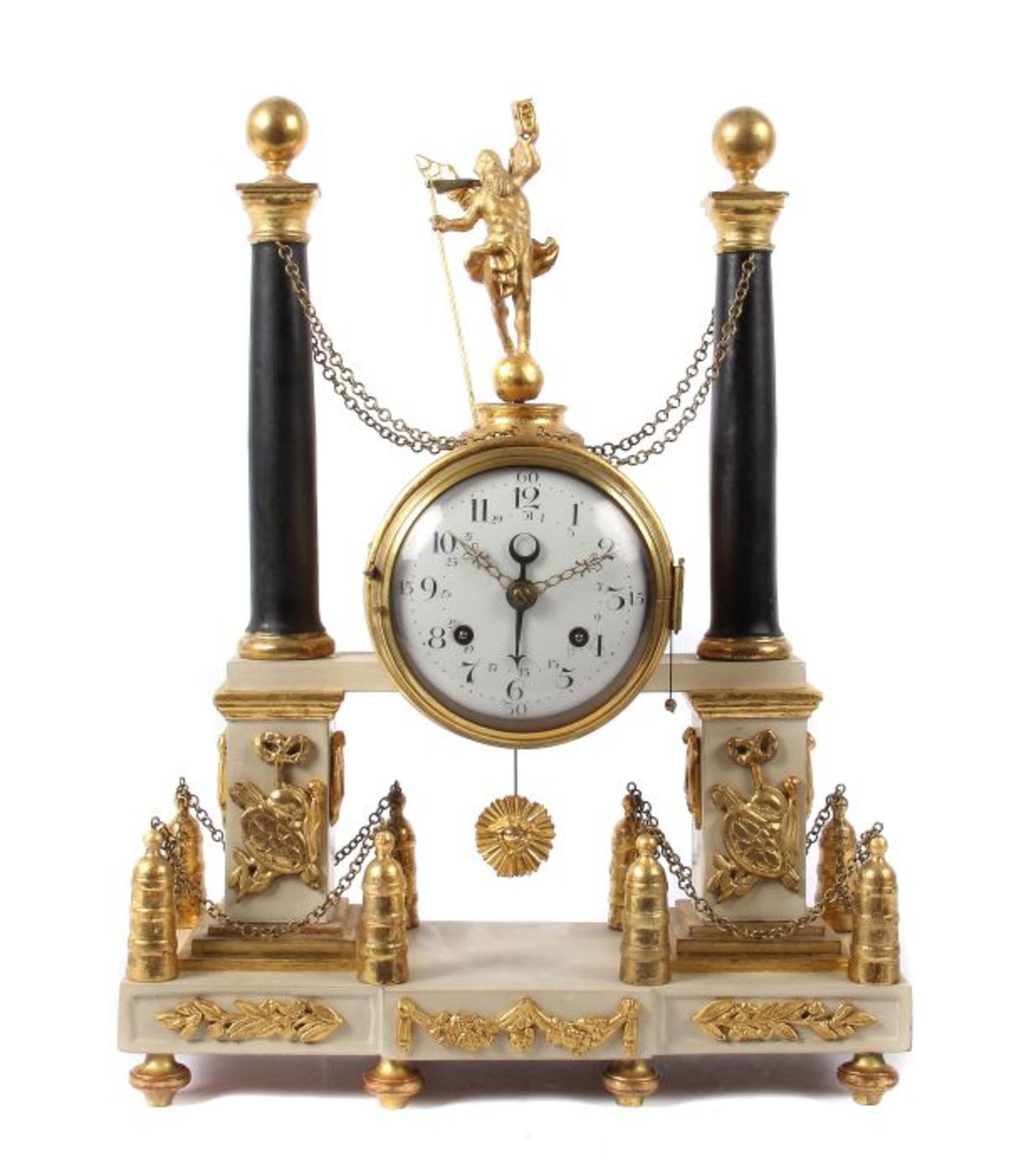 Louis XVI-Pendule Um 1767/1784, bez. " D.H. Nettmann, Cassel ", Holz teilw. vergoldet und gefasst,