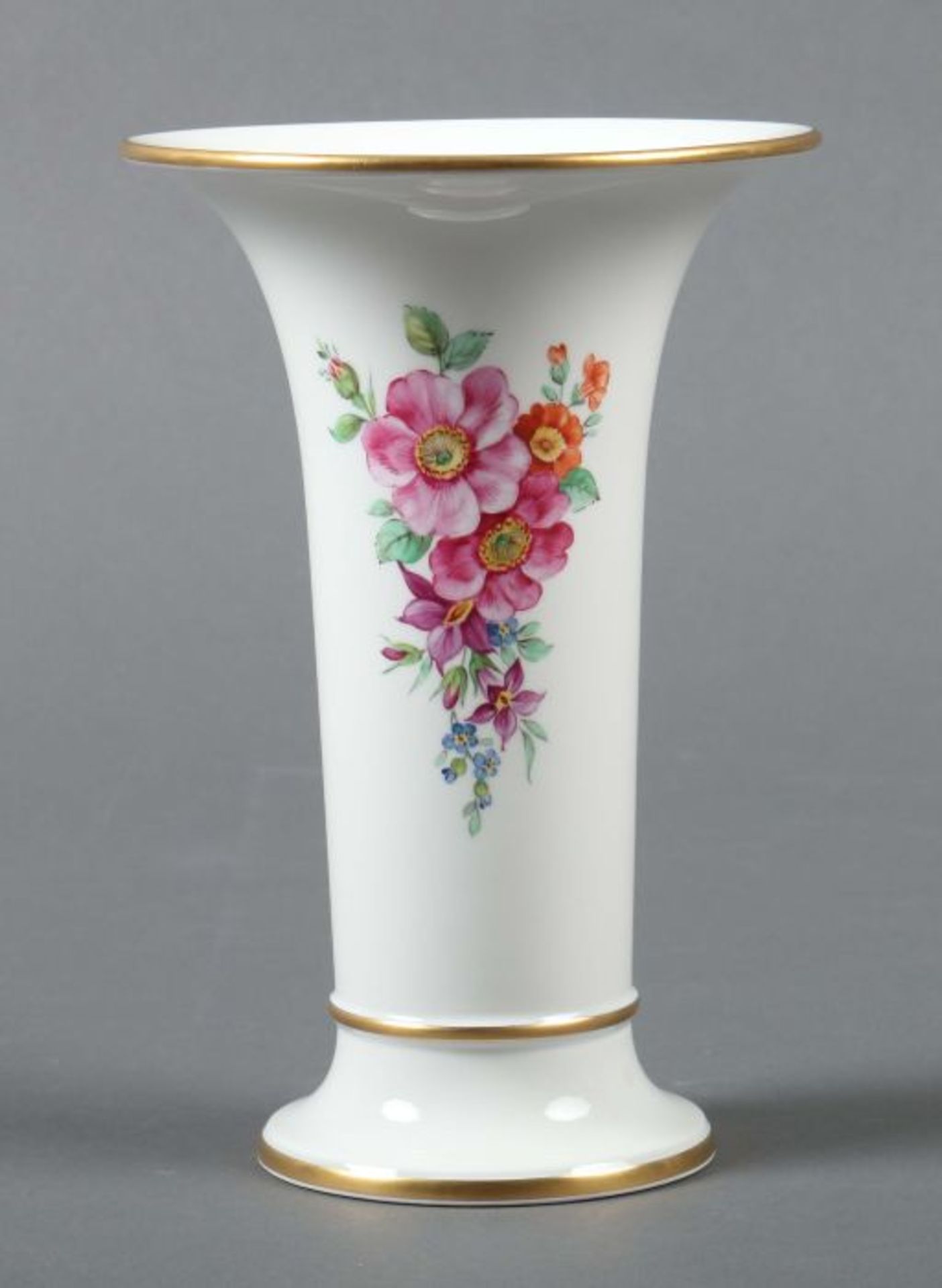 Trompetenvase mit Blumenmalerei Formentwurf: Karl Friedrich Schinkel, um 1818, A: KPM Berlin, 1962-