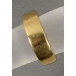 A GOLD RING 750 yellow gold, ca. 6.4g, without gold stamp, checked. GOLDRING 750/000 Gelbgold. Ca.