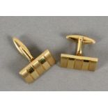 A PAIR OF CUFFLINKS 333 yellow gold, ca. 5.86g. PAAR MANSCHETTENKNÖPFE 333/000 Gelbgold, ca. 5,86g