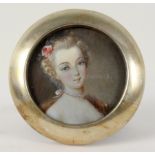 A MINIATURE Portrait of a lady, Gouache on ivory, signed, silver frame, diameter 6cm.    MINIATUR