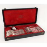Opening: 380 EUR    CHRISTOFLE FLATWARE IN ORIGINAL BOX Silver plated. Consisting of 12 forks, 12