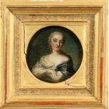 MINIATUR17./18.Jh. Bildnis einer adeligen Dame des Barock. Öl/Kupfer, rund. D.7cm, Ra.Aufrufpreis: