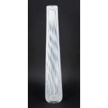 MURANO STANGENVASEFarbloses Glas mit weißen Längsstreifen. H.40cmAufrufpreis: 120 EUR

A MURANO
