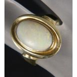 RING MIT EDELOPAL333/000 Gelbgold mit einem Vollopal. Ringmaß 16,5mm, ca. 3,77gAufrufpreis: 50