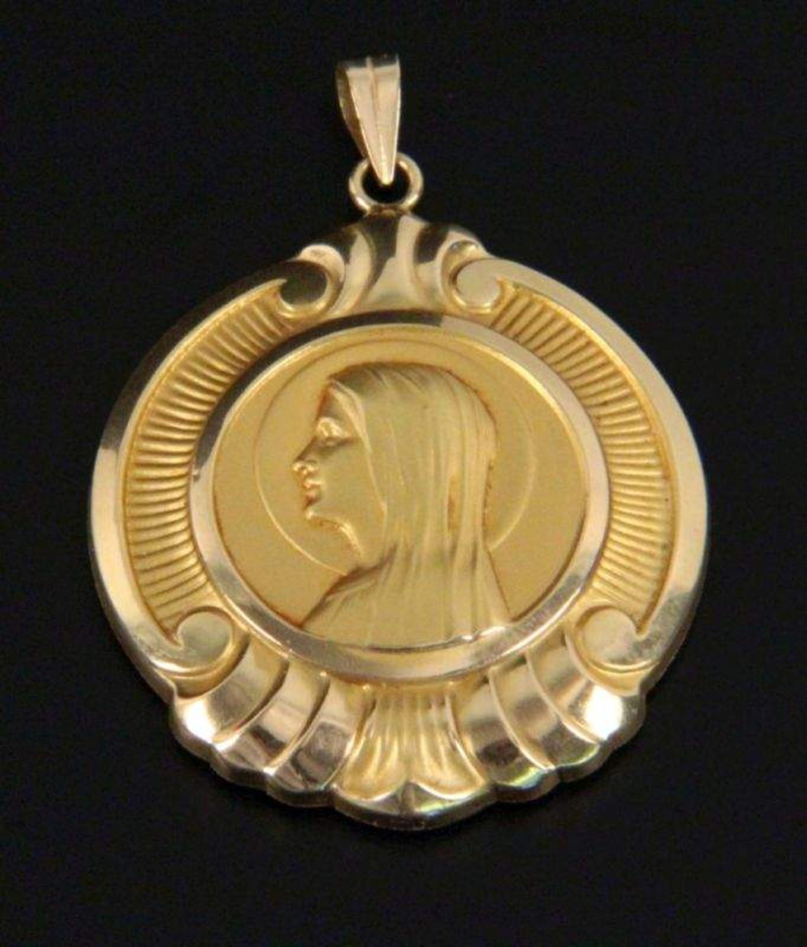 ANHÄNGER IM JUGENDSTIL750/000 Gelbgold. H.4cm, ca. 8,98gAufrufpreis: 180 EUR

A PENDANT IN ART