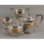 TEE- und KAFFEESERVICE IM QUEEN ANNESTIL Wilhelm Binder, Schwäbisch Gmünd um 1900 Silber 800. 4-