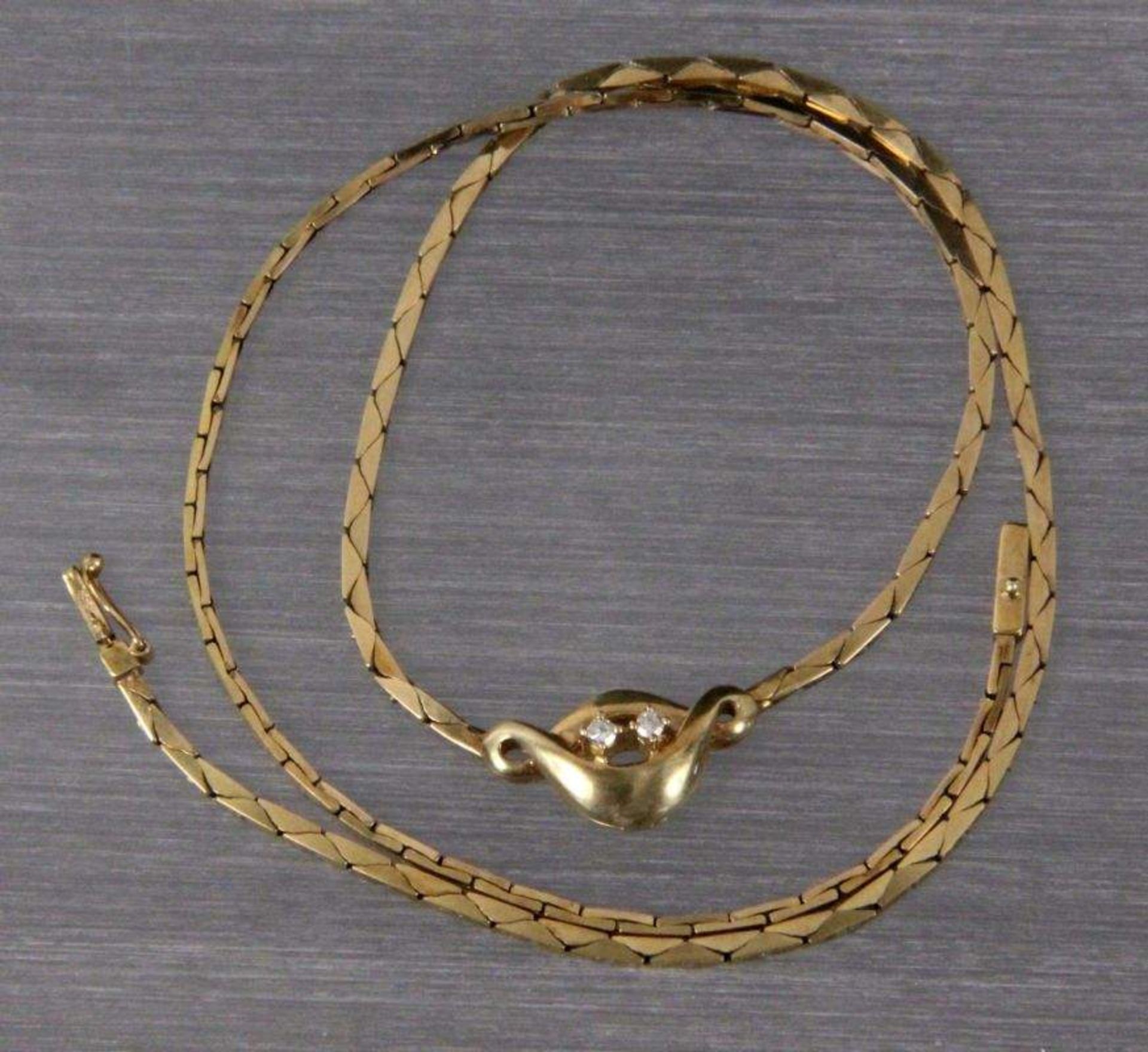 GOLD-BRILLANT-COLLIER585/000 Gelbgold mit 2 Brillanten von zus. ca. 0,1ct. L.42cm, brutto ca. 9, - Bild 2 aus 2