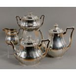 TEE- UND KAFFEESERVICESchwäbisch Gmünd um 1900 Silber 800. 4-teilig, bestehend aus Tee- und