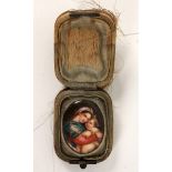 PORZELLANMINIATURum 1900 Madonna della Sedia. Im Etui. H.4cm GebrauchsspurenAufrufpreis: 60 EUR
