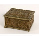 SCHATULLE IM RENAISSANCE-STIL19./20.Jh. Bronze. Mit umlaufendem Reliefdekor. 6,5x13x10,