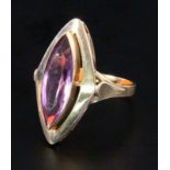 ART DECO RING750/000 Roségold mit Amethyst-Navette. Brutto ca. 5,42gAufrufpreis: 80 EUR

AN ART DECO