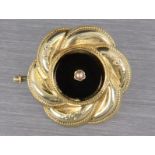 BIEDERMEIERBROSCHE585/000 Gelbgold mit Onyx. D.2,5cm, brutto ca. 4,31gAufrufpreis: 50 EUR

A